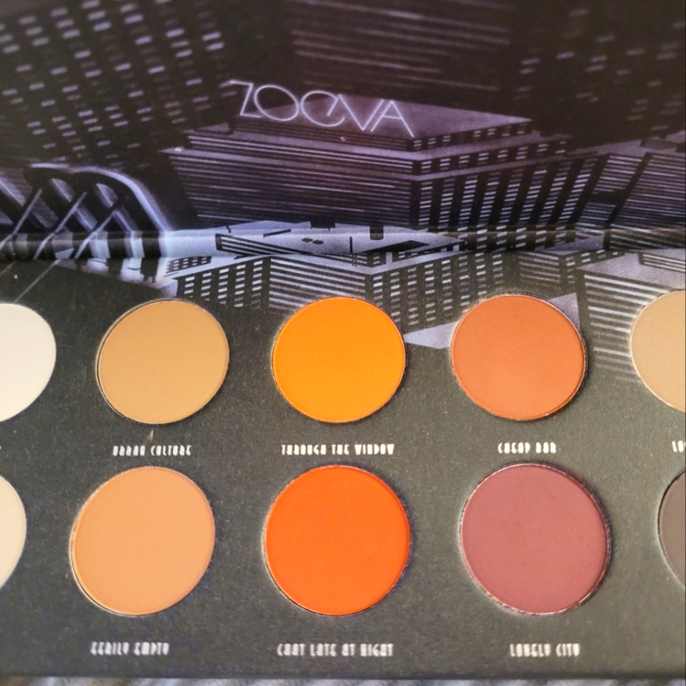 Matte Colour Pallette with Vitamin E.